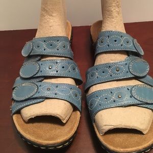 CLARKS DENIM BLUE SANDALS